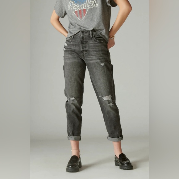 NWT Lucky Brand High Rise Drew Mom Jeans Distressed Casual Denim Cuffed Straight - Picture 2 of 16